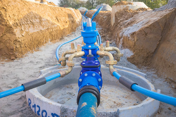 Baustelle für eine neue Wasserleitung im Baugebiet