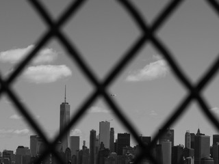 Manhattan behind a net - 181242667