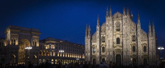 Fototapeta na wymiar Duomo of Milan in italy