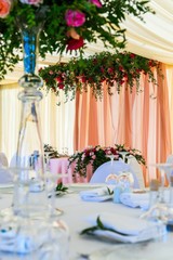 Fototapeta na wymiar floral decoration at a banquet