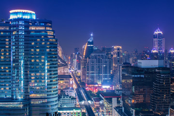 Fototapeta na wymiar Bangkok skyline view of Sukhumvit business district.