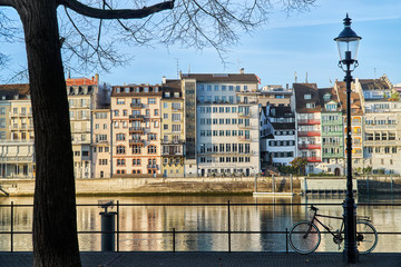 Altstadt von Basel im Morgenlicht