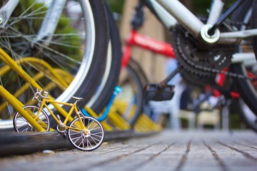 Obraz premium Bicicleta amarela no Para Ciclo