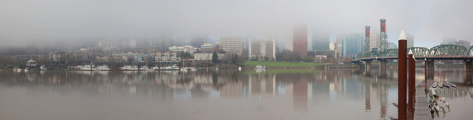 Fototapeta na wymiar Foggy Day along Portland OR Waterfront Panorama USA