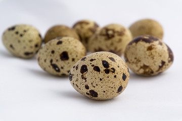 Перепелиные яйца.