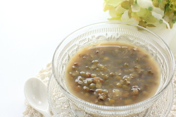 Chinese dessert, green bean sweet soup