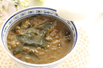 Chinese dessert, green bean sweet soup