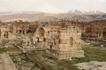 Fototapeta na wymiar Baalbek - ruins of ancient Phoenician city