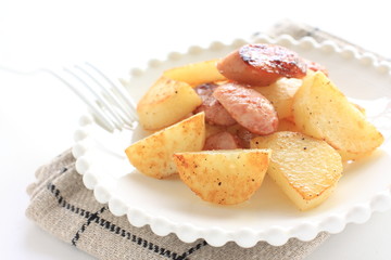 sauage and potato stir fried with black pepper