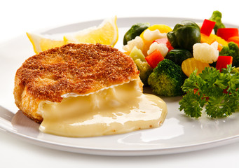 Fried camembert and vegetables