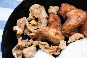 Roasted chicken wings with sticky rice