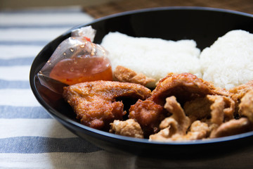 Roasted chicken wings with sticky rice