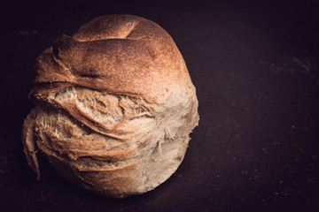 Frisch und knusprig gebackenes Brot