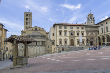 Fototapeta na wymiar Arezzo square typical of this region of Italy