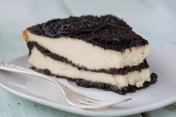 Leckerer hausgemachter Schokokeks Käsekuchen.