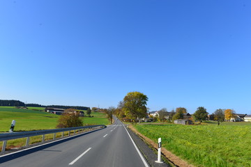 Staatsstraße 2180 bei Röslau im bayerischen Fichtelgebirge