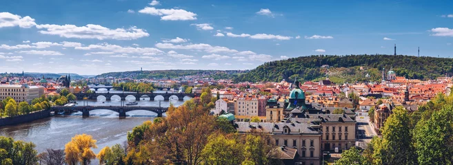 Foto auf Acrylglas Antireflex Skyline view panorama of Charles bridge (Karluv Most) with Old Town in Prague. Czech Republic © daliu