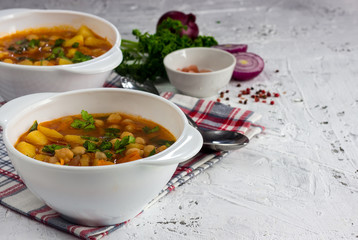 Tomato soup with chickpeas