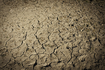 Tierra seca, sequia, embalse