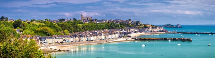 Obraz premium Panoramic view of Cancale, located on the coast of the Atlantic Ocean on the Baie du Mont Saint Michel, in the Brittany region of Western France