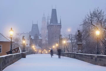 Fototapeten Romantischer Winter auf der Karlsbrücke © dves