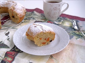 Cake with zucchini, apricots and chocolate