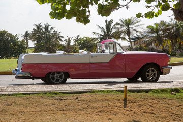 Wunderschöner Oldtimer auf Kuba (Karibik)