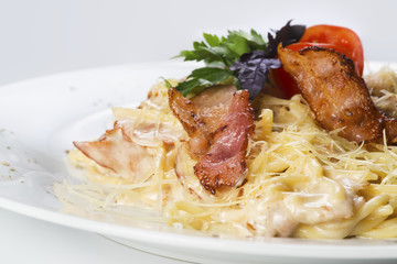 Pasta carbonara with bacon