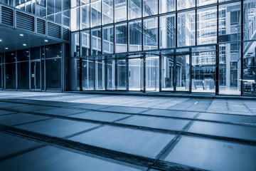 modern office building outdoors in the downtown