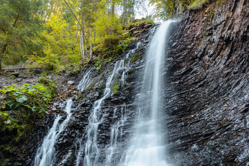 Obraz premium Waterfall Zhenetskyi Hook on the Zhenets river near Mykulychyn, Ivano-Frankivska oblast, Ukraine.
