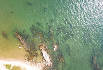 Obraz premium Aerial view of sea beach background 