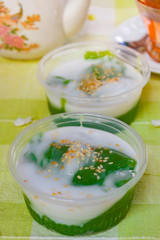 Black coconut sweet pudding, Kanom piakpoon.