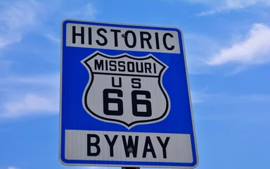 Papier Peint photo autocollant Route 66 Panneau routier historique de la route 66 dans le Missouri USA