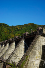 神通川　神通第2ダムの放流　富山県富山市