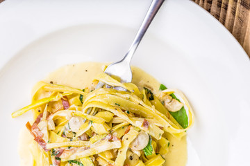 pasta carbonara close-up