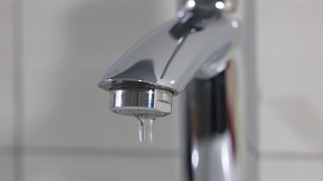 Tropfender Wasserhahn
