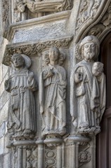 Statues à la cathédrale de Santiago de Compostela, Galice, Espagne