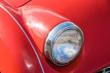 古い自動車のヘッドライト　Headlight of the old car