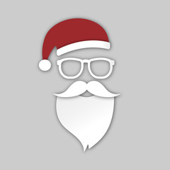 Hipster Weihnachtsmann mit Sonnenbrille und weißem Bart