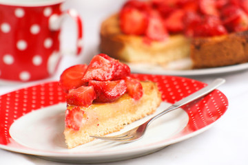 Pie with strawberries