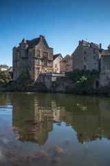 Vieille ville d' Espalion dans l' Aveyron au bord du Lot , France