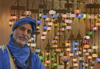 Marokkaner mit orientalischen Lampen