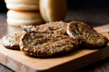 Hamburger Patties with Sandwich Bread 