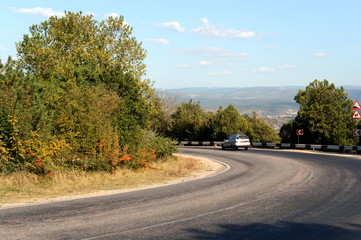 Fototapeta premium Steep road turn on the outskirts of Sevastopol.