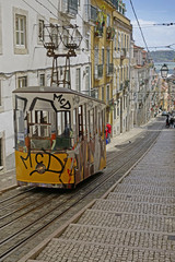 Fototapeta na wymiar Standseilbahnen von Lissabon