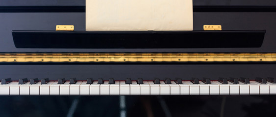 Piano keyboard, front view