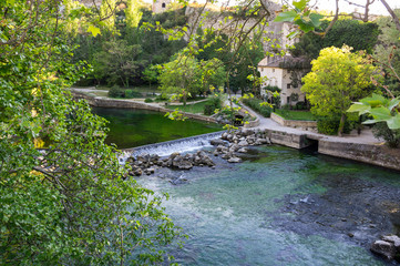 Fototapeta na wymiar Fontaine-de-Vaucluse in Provence, France