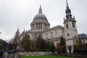 Fototapeta na wymiar Cathédrale Saint-Paul de Londres, Angleterre