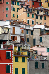 Fototapeta na wymiar verschachtelte Häuser in Rio Maggiore