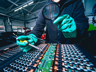 Charging the batteries of the elecric motor. Disassembling the battery of an electric vehicle engine